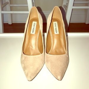 Steve Madden Suede pumps